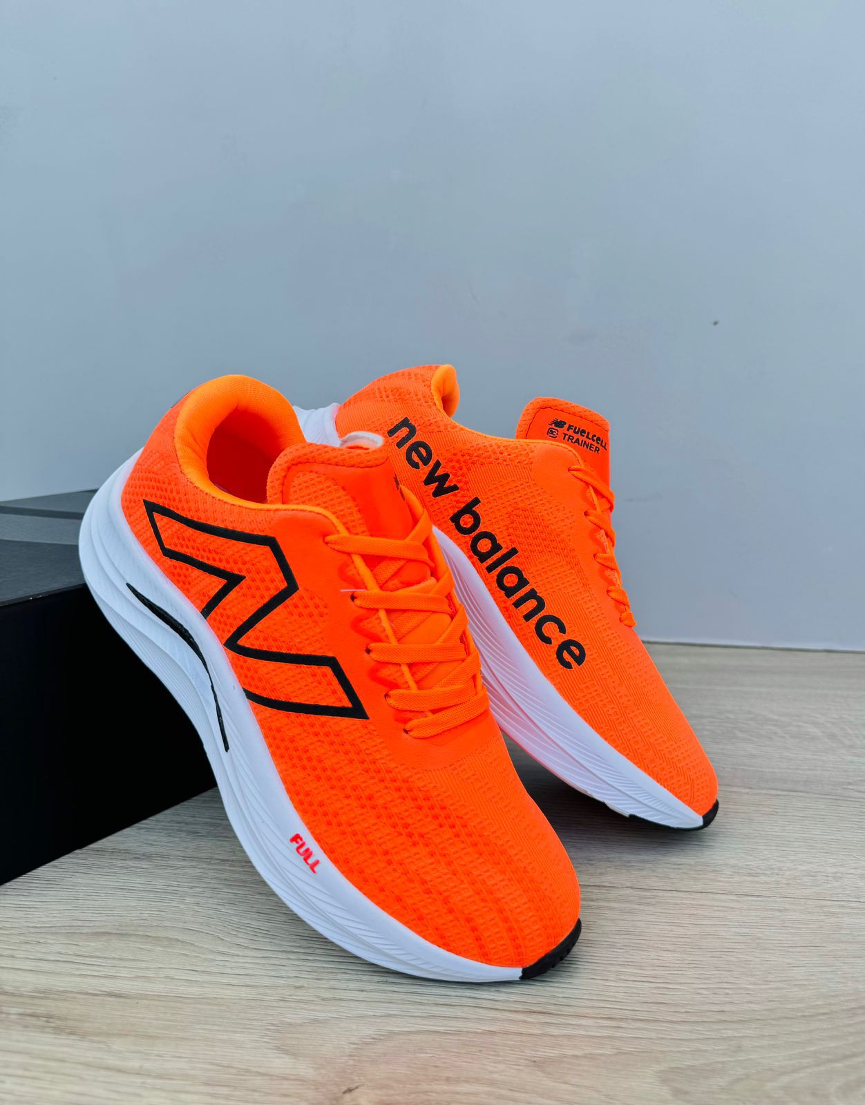 TENIS QUE COMBINA CON TODO: NEW BALANCE FUELCELL RUNNING