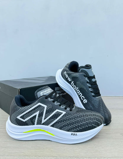 TENIS QUE COMBINA CON TODO: NEW BALANCE FUELCELL RUNNING