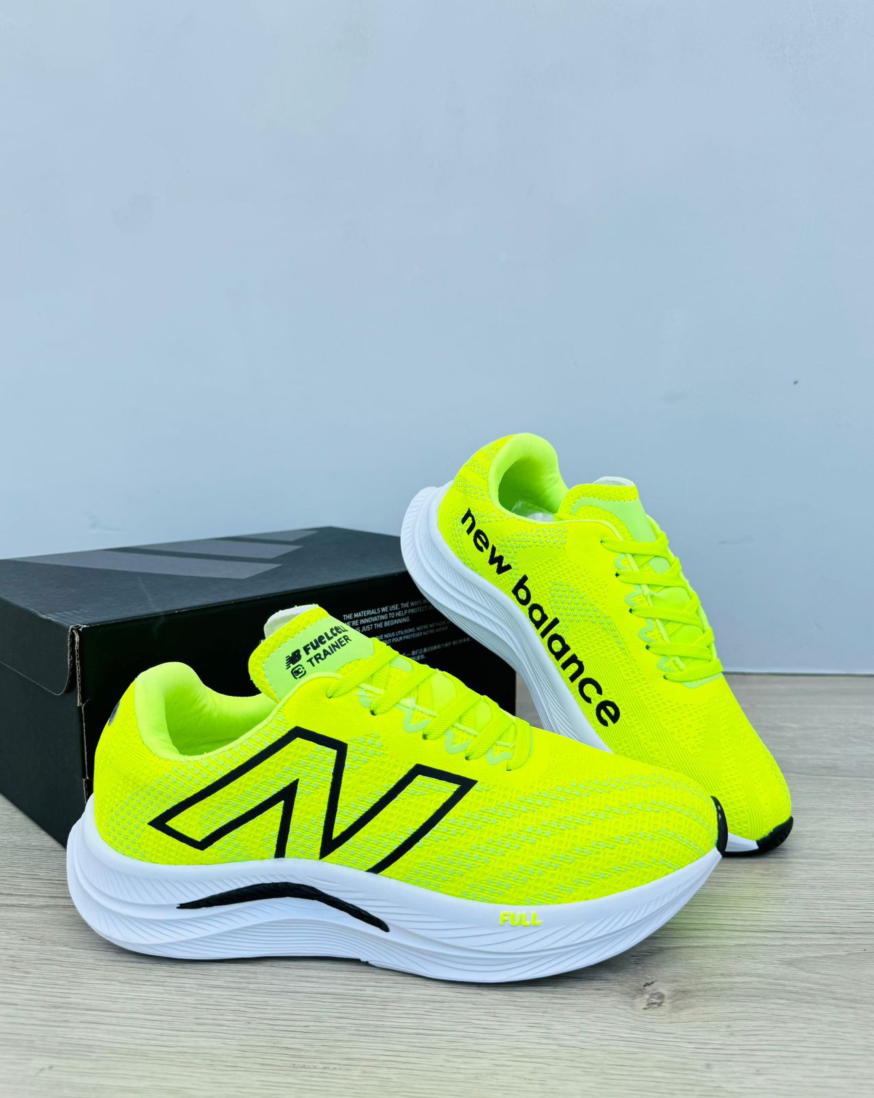 TENIS QUE COMBINA CON TODO: NEW BALANCE FUELCELL RUNNING